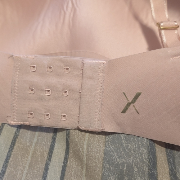 Knix Wireless Seamless Nude Bra Woman's 8 Plus Adjustable Padded - Picture 5 of 6